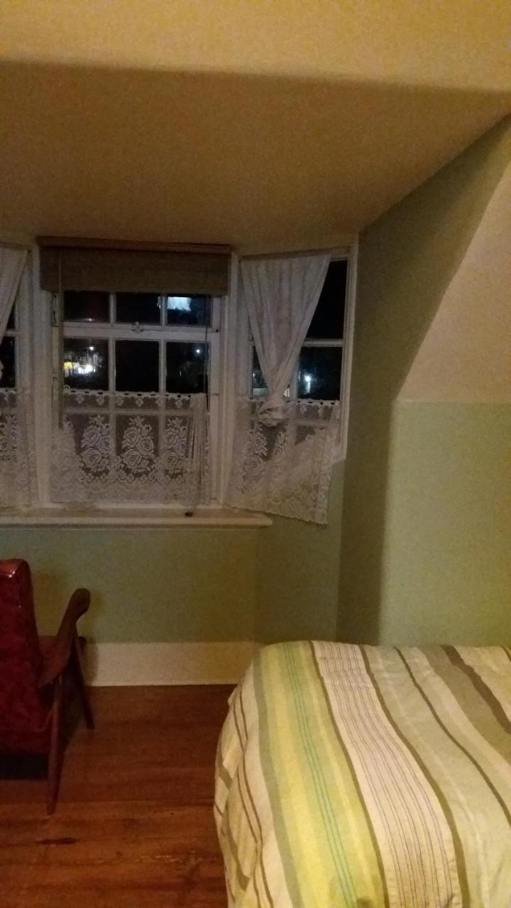 Chimneys B&B 오아마루 외부 사진
